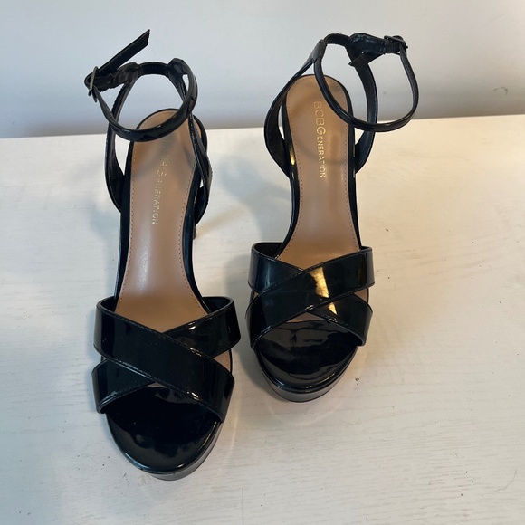 BCBGeneration Niada Sandal Black Patent Heel 6 - Picture 2 of 7